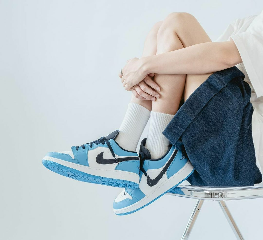 Кроссовки женские Nike Air Jordan 1 Low ‘UNC’ 553560-144